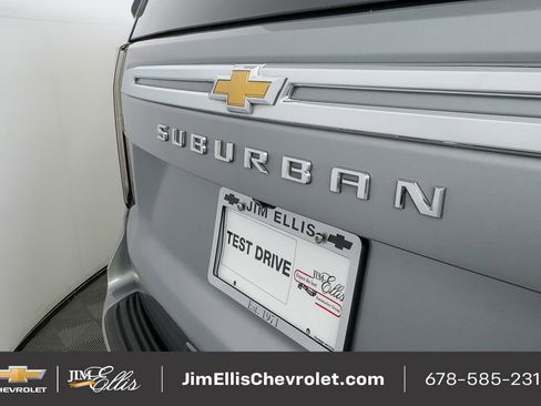 Used 2024 Chevrolet Suburban LT image 38