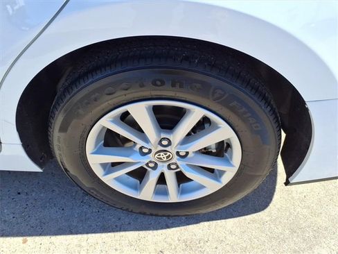 Used 2025 Toyota Camry Hybrid image 17