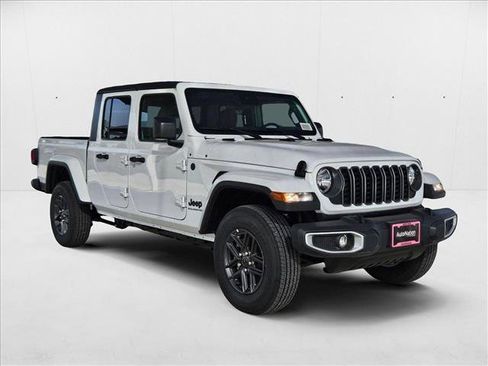New 2025 Jeep Gladiator Sport image 7