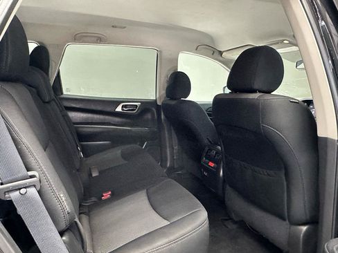 Used 2020 Nissan Pathfinder SV FWD image 12