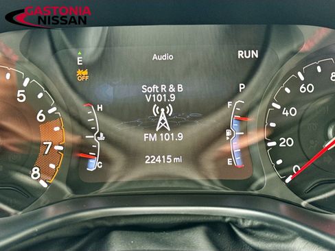 Used 2025 Jeep Compass Trailhawk AWD/4WD image 15