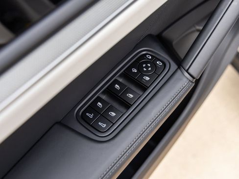 Certified 2026 Porsche Cayenne Coupe image 22