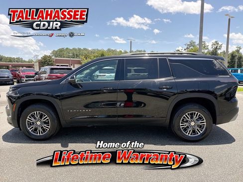 Used 2024 Chevrolet Traverse LT FWD image 8