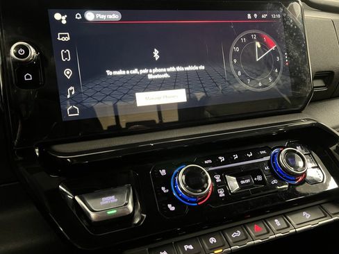 Used 2024 GMC Sierra 1500 AT4 image 42