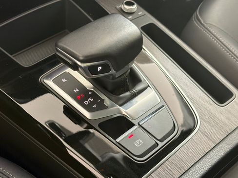 Used 2023 Audi Q5 2.0T Premium w/ Convenience Package AWD/4WD image 20