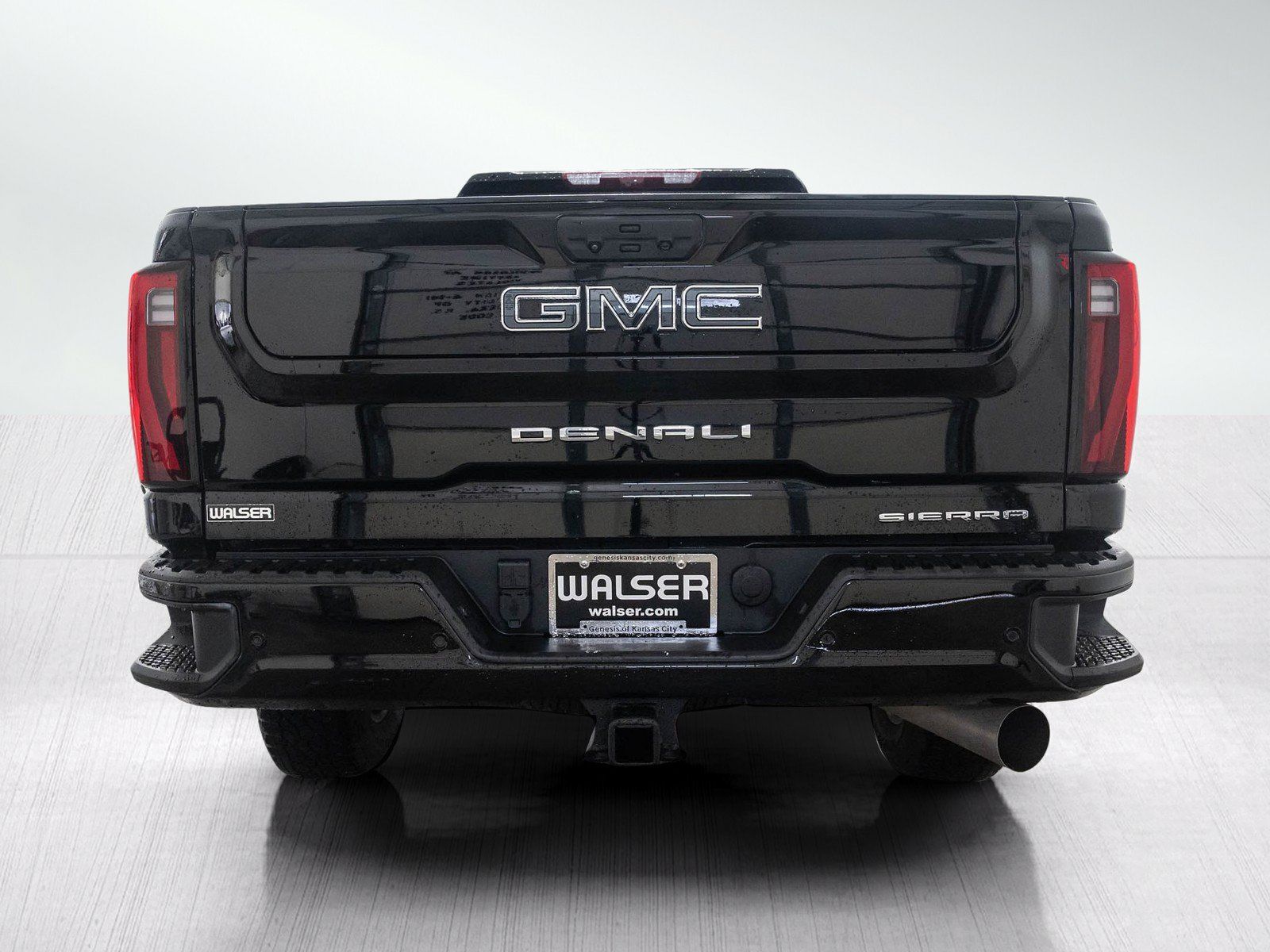 Used 2024 GMC Sierra 2500 Denali Ultimate AWD/4WD image 4