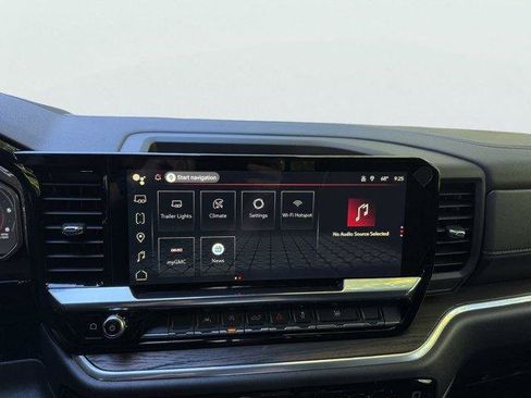 New 2026 GMC Sierra 1500 SLT w/ SLT Premium Package image 9