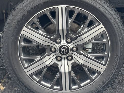 Used 2023 Toyota Sequoia Capstone AWD/4WD image 27