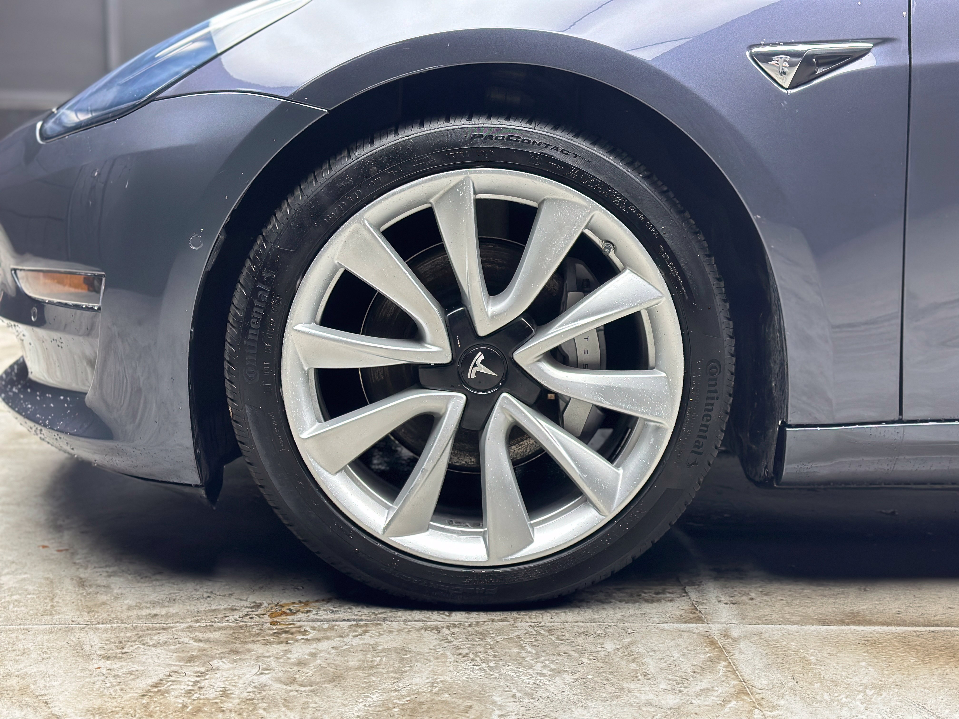 Used 2018 Tesla Model 3 Long Range AWD/4WD image 29