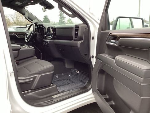 Used 2024 Chevrolet Silverado 1500 LT image 22