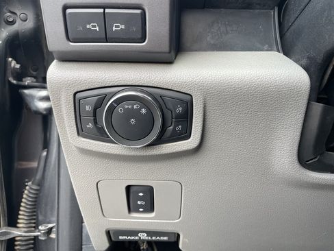 Used 2019 Ford F350 XLT w/ XLT Premium Package AWD/4WD image 31