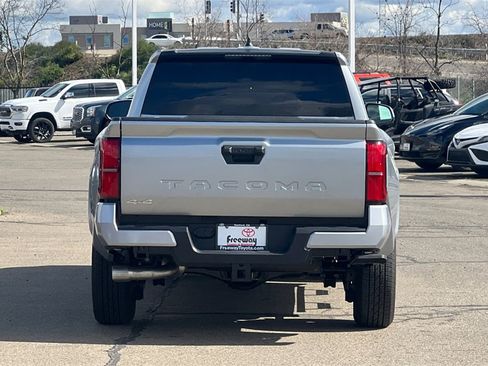 Used 2025 Toyota Tacoma SR5 image 6
