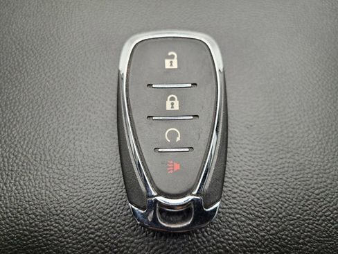 Used 2021 Chevrolet Trax LT w/ Sport Edition FWD image 32