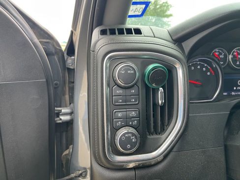 Used 2021 Chevrolet Silverado 1500 LT Trail Boss AWD/4WD image 10