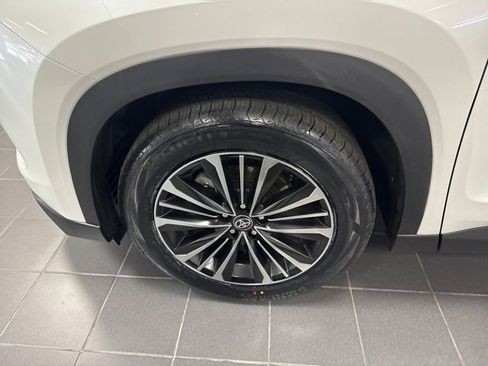 Used 2024 Toyota Grand Highlander AWD Hybrid image 43