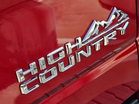 Certified 2025 Chevrolet Silverado 1500 High Country w/ Technology Package AWD/4WD image 17