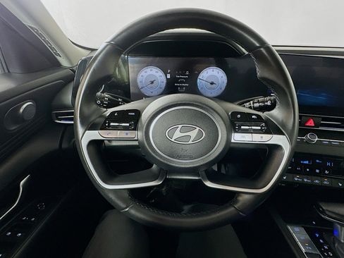 Used 2024 Hyundai Elantra Limited image 11