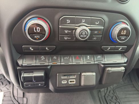 Used 2019 Chevrolet Silverado 1500 LT w/ All-Star Edition AWD/4WD image 17
