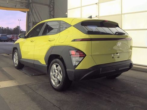 Used 2024 Hyundai Kona SE image 4