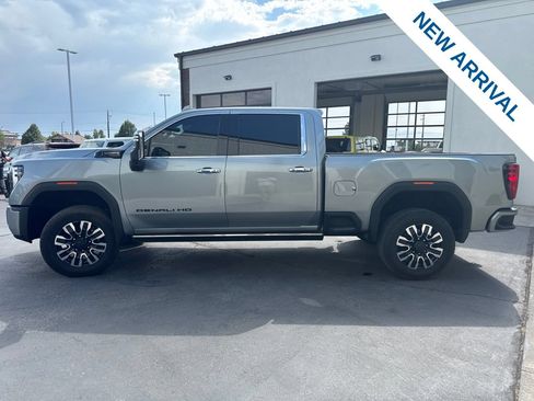 Used 2024 GMC Sierra 2500 Denali Ultimate AWD/4WD image 4