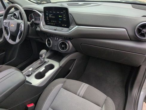 Used 2025 Chevrolet Blazer LT FWD image 31