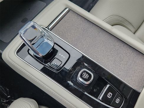 New 2026 Volvo XC90 T8 Ultra w/ Protection Package image 10