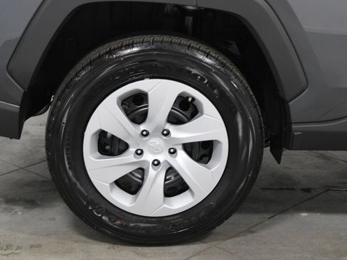 Used 2025 Toyota RAV4 LE AWD/4WD image 13