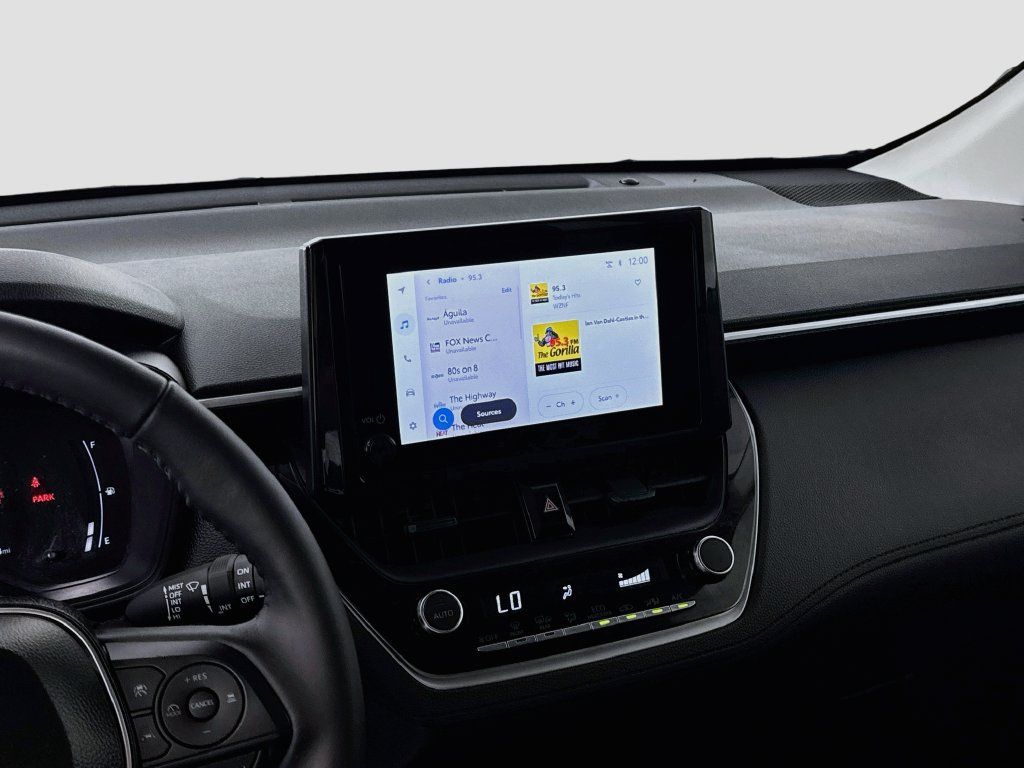 Used 2026 Toyota Corolla Cross LE FWD image 15