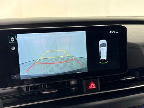 Used 2025 Kia Carnival image 21