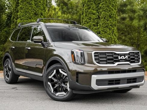Used 2024 Kia Telluride S FWD image 5