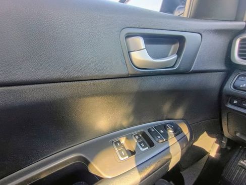 Used 2019 Kia Optima S image 24