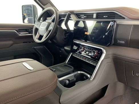 New 2026 GMC Sierra 2500 Denali w/ Denali Reserve Package image 28