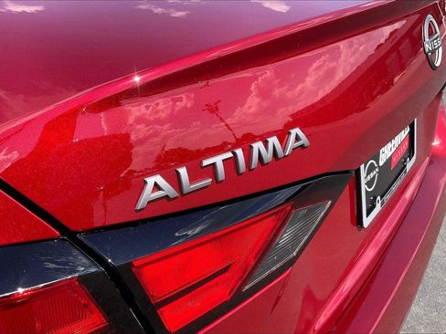 New 2026 Nissan Altima 2.5 SR FWD image 13