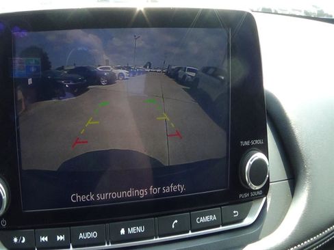 Used 2023 Nissan Rogue SV image 29