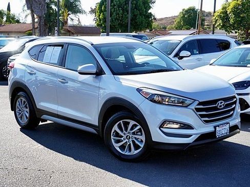 Used 2017 Hyundai Tucson SE FWD image 3