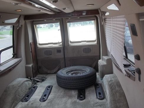 Used 2001 Ford E-150 and Econoline 150 image 14