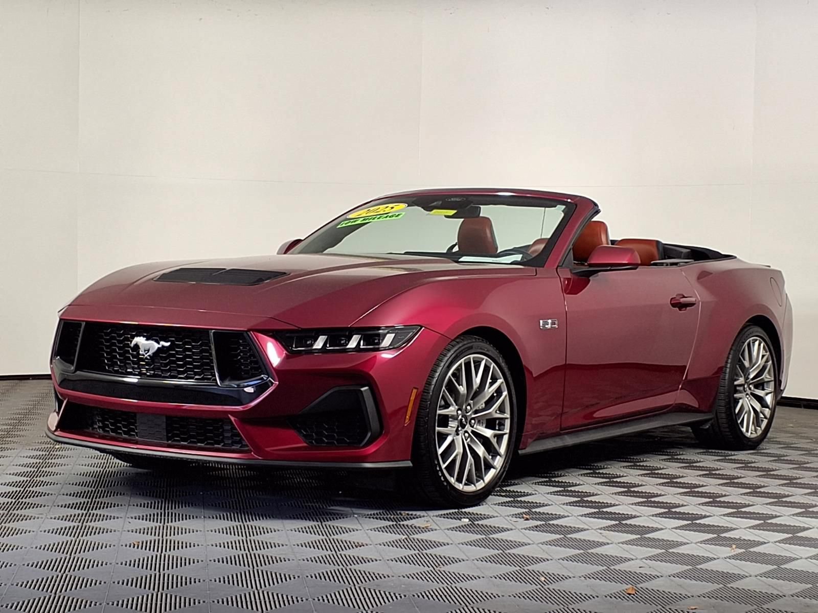 Used 2025 Ford Mustang GT Premium RWD image 3