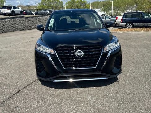 Certified 2025 Nissan Kicks Play S image 10