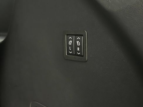 Used 2020 Buick Enclave Premium w/ Surround and Sites Package FWD image 11
