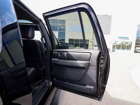 Used 2016 Lincoln Navigator L Reserve image 53