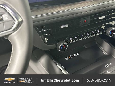 New 2026 Chevrolet Suburban LT w/ Comfort Package image 36