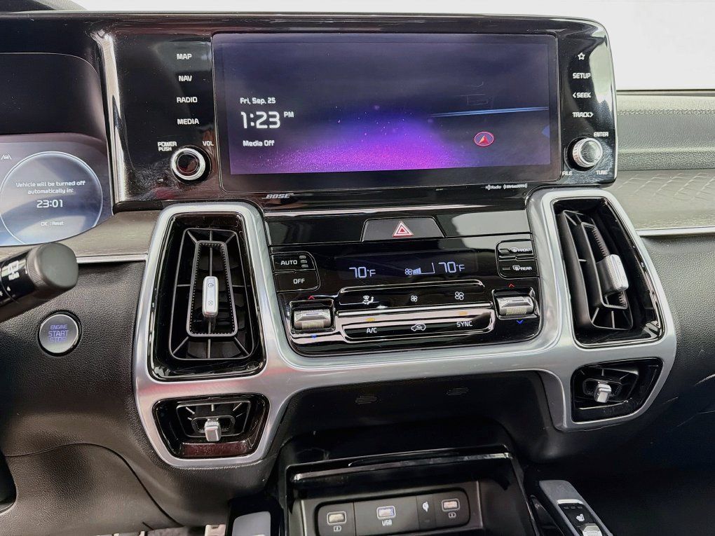 Used 2023 Kia Sorento SX AWD/4WD image 18
