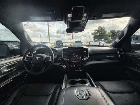 Used 2024 RAM 1500 Laramie AWD/4WD image 19