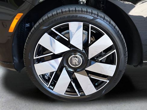 New 2026 Rolls-Royce Cullinan image 11