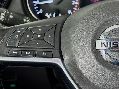 Used 2020 Nissan Rogue Sport SV w/ All-Weather Package AWD/4WD image 11