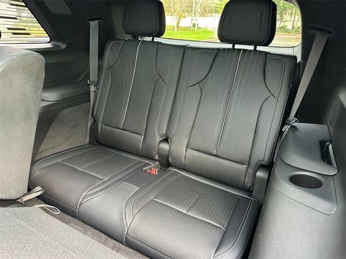 New 2026 Cadillac Vistiq Sport image 17