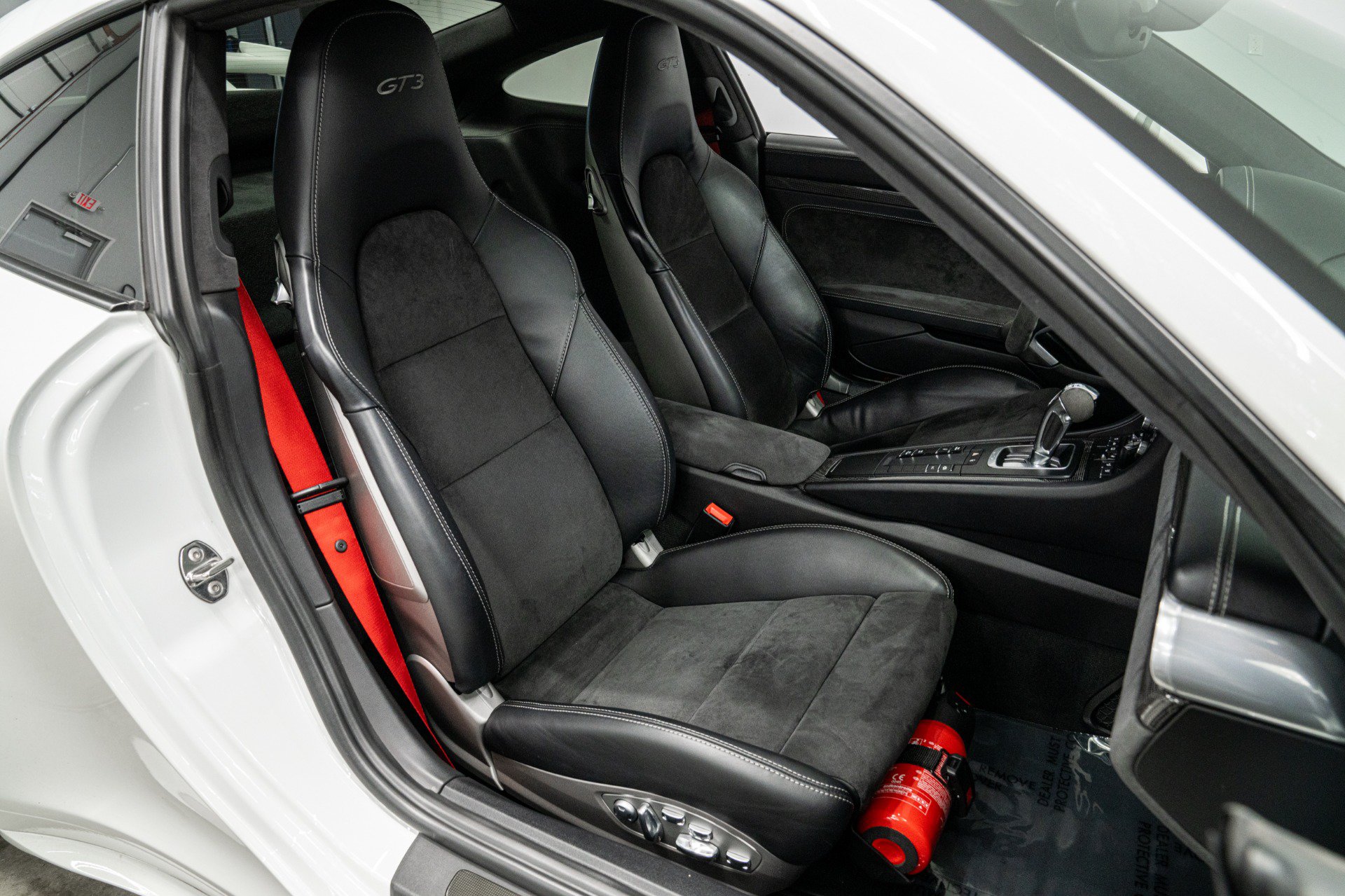 Used 2015 Porsche 911 GT3 RWD image 24