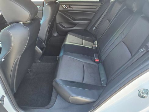 Used 2018 Honda Accord Sport image 10