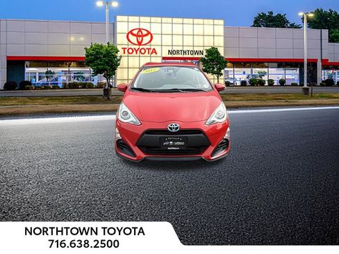 Used 2017 Toyota Prius C Three FWD image 5
