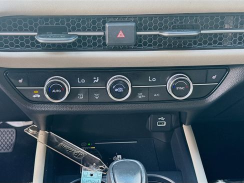 Certified 2024 Honda HR-V EX-L image 14